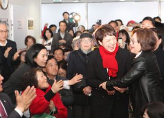 [현장] 김은혜, 개소식 열기 '후끈'…"대장동 비리 세력에 분당 미래 맡기겠나"