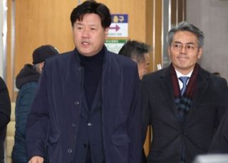 '김용 재판 위증교사' 이재명 캠프 인사들, 첫 공판서 혐의 부인