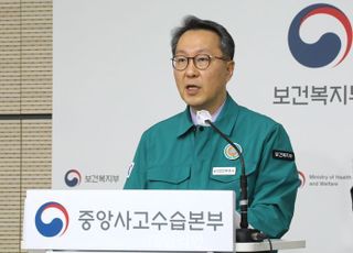 복지차관 “2000명 증원 확고…뒤집으려면 더 객관적·과학적 근거 가져와야”