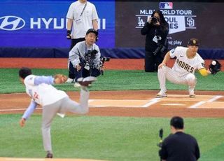 ‘감동이었어’ 한국 MLB 개막전, 박찬호 시구·김하성 시포…류현진 출현