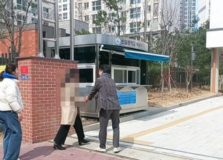 [동행취재] "아들과 같이 다니는 것 봤어"…김민석, 영등포구민과 스킨십 행보