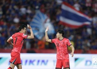 ‘이강인이 주고 손흥민 골’ 비로소 얼싸안은 한국 축구