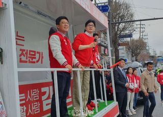 한동훈 "3년 너무 길다…이재명·조국 감옥 갈 때까지" 광진 지원유세서 일침