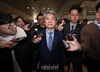 이종섭, 임명 25일 만에 사의 표명…"서울 남아 끝까지 강력 대응할 것"