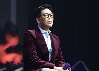 MC몽, '코인 청탁' 의혹 재판 불출석…'영상 신문'으로 대체