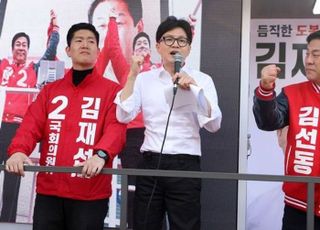 [현장] 사전투표 D-1, 한동훈, 격전지 도봉·중랑서 김재섭·이승환 힘싣기