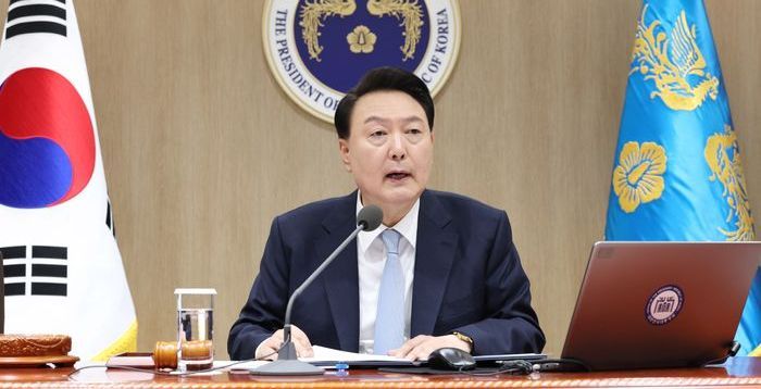 尹 '총선 입장'에…민주당 "독선적 선언" 조국당 "국민이 몰라봐서 죄송"