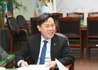 박정현 부여군수 “고향사랑기부제, 지역균형발전 기부 문화 정착에 초석”[지역소멸 솔루션-단체장에게 듣는다②]