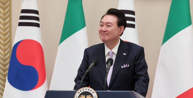 尹, 'G7 정상회의' 초청 불발…민주당 "외교 실패" 비판