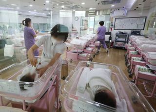 2월 출생아 2만명선 깨져 역대 최저…인구 52개월째 감소