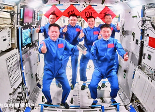 中 선저우 18호, 톈궁 도킹 성공…"90회 과학 실험 목표"