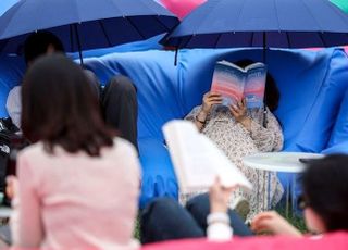 독서율 최저치 경신과 ‘북클럽’ 조기 마감 사이…커지는 독서 정책의 중요성