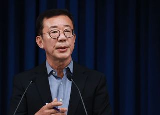 '채상병 특검법' 통과에 홍철호 "입법 폭거…尹 못 받아들일 것"