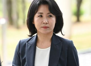 '김혜경 법카 의혹' 제보자 녹음에 삼자간 대화 있을까…법원, 비공개 판단 결정