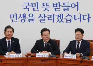 국민 과반 "1인당 25만원 지원금 효과 클 것" [데일리안 여론조사]