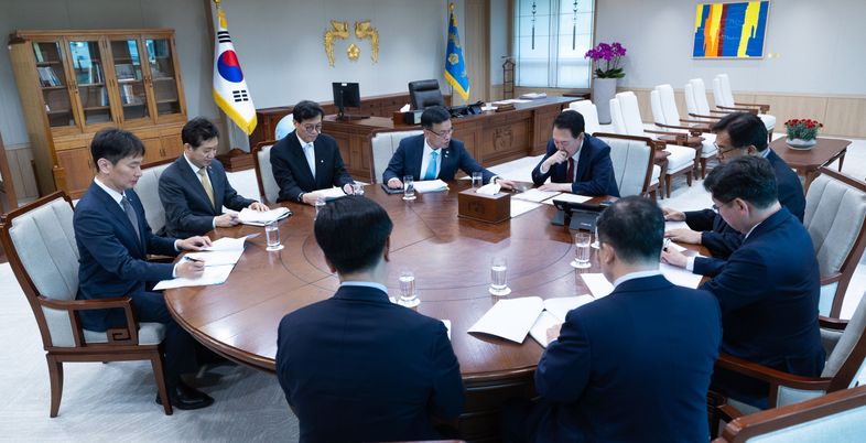 尹, 회견 직후 첫 경제점검회의…"부동산PF, 일관된 정책추진 중요"