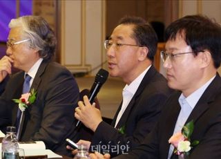 이남우 기업거버넌스포럼 회장 “지배구조 문제 심각…한국만 갈라파고스”[2024 금융비전포럼-토론2]