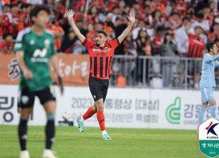 3연승 내달린 강원, 전북은 김두현 감독 데뷔전서 패