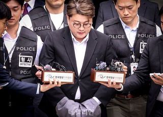 음주혐의 추가된 김호중 "죄송하다 끝나고 말씀 드리겠다"…검찰 구속송치