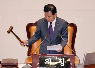 개딸들 "김진표 의장 복당 자격 없다" 청원까지…밑바닥 없는 '수박 총질'