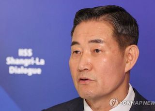 신원식 “北 오물풍선, 정상국가는 상상 못할 치졸하고 저급한 행위”