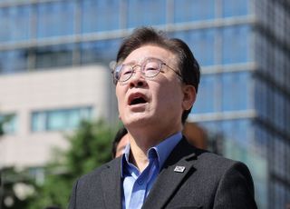 이재명, 연일 '연임 밑작업'…'팬덤정치' 비판에도 대권가도 다지기