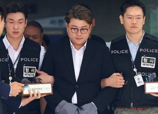 “천재적 재능 김호중, 보듬어줘야”… 퇴출 반대 청원에 답변한 KBS