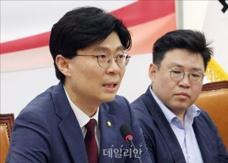 조정훈 "한동훈, 서면이든 대면이든 소회 주길…백서에 큰 도움 될 것"