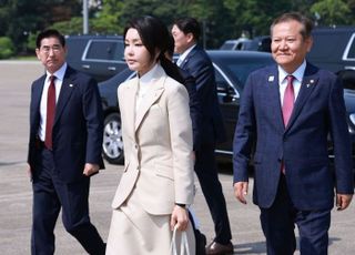 권익위, 김건희 여사 명품백 수수의혹 종결 처리…"위반사항 없다"