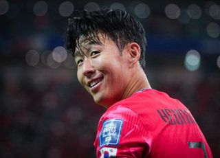 ‘3-0 이야’ 손흥민에 야유 보낸 중국 관중, 본전도 못 건졌다