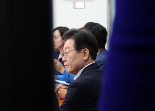 이재명, '쌍방울 대북송금' 기소에 "검찰 창작 수준 갈수록 떨어져"