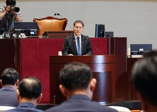 국민의힘 의총 업무보고 하는 김영호 통일부 장관