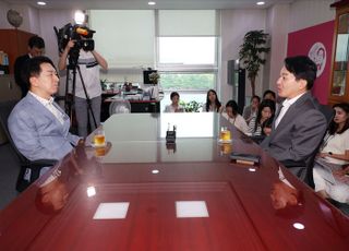 국민의힘 당권 도전 나선 원희룡, 김기현 전 대표 방문