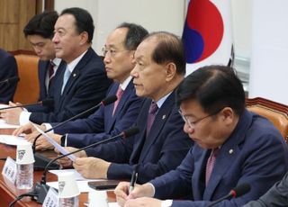 황우여 "용산 개입? 특정 후보와 연계하는 일 없다"