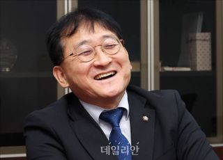 [인터뷰] 차규근 "윤정권서 국가시스템 전면붕괴…뜨거운 '파란불꽃' 되겠다"