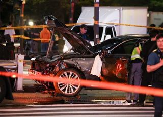 서울시청역 한밤 역주행 차량 인도 돌진…9명 사망