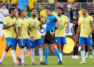 조 1위 놓친 브라질, 난적 우루과이와 코파아메리카 8강전