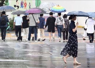 [내일 날씨] 오후부터 전국 대부분 지역 강한 비…천둥·번개 동반