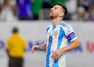 아르헨티나, 메시 승부차기 실축에도 에콰도르 제압