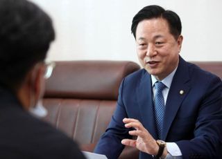 [단독] 김두관, 당대표 출마선언 이튿날 문재인 전 대통령 찾아간다