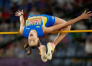 '우크라이나 미녀새' 마후치흐, 37년 만에 여자 높이뛰기 세계신…2m10