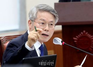 "큰 자산 이재명, 끝까지 지킨다"…'강성 친명' 민형배, 최고위원 출마