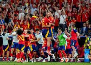 '16세 야말 골' 스페인, 프랑스마저 꺾고 결승행 [유로 2024]