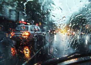 [오늘 날씨] 중부지방 다시 '폭우' 시간당 50mm...집중호우 시 안전한 차량 운전법