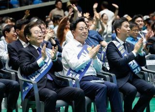 민주당 당대표 제주 경선서 이재명 82%로 압승…김두관 15.01%