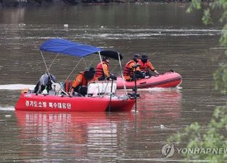 "보트에 쇠파이프 걸려 전복" 안성 고삼낚시터 실종자 2명, 사흘째 수색 중