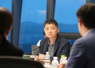 '벤처 신화 주역' 김범수…독배로 되돌아 온 무리한 확장전략