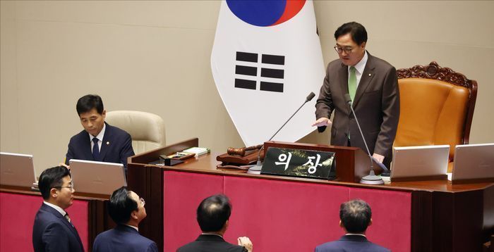 "개판" "5년짜리가 겁도 없이"…채상병 특검 부결·방송4법 '극한 충돌'