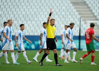 아르헨티나 축구, 파리올림픽서 수난시대…패배 이어 귀금속 털려