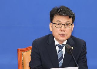 진성준 "기업 지배구조 개혁해야…금투세, 총의 모아보겠다"